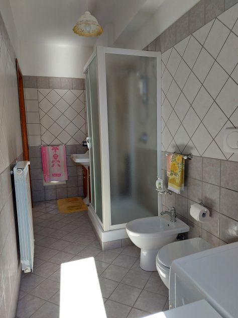 In trattativa privata appartamento recente costruzione 85mq 4/5 vani due livelli - Foto 7