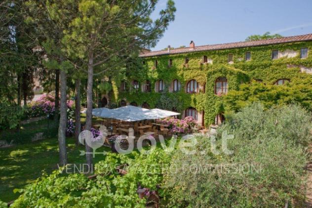 Palazzo / Stabile di 1448 m² con più di 5 locali in vendita a Sarteano