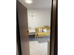 Donna riassetto casa
