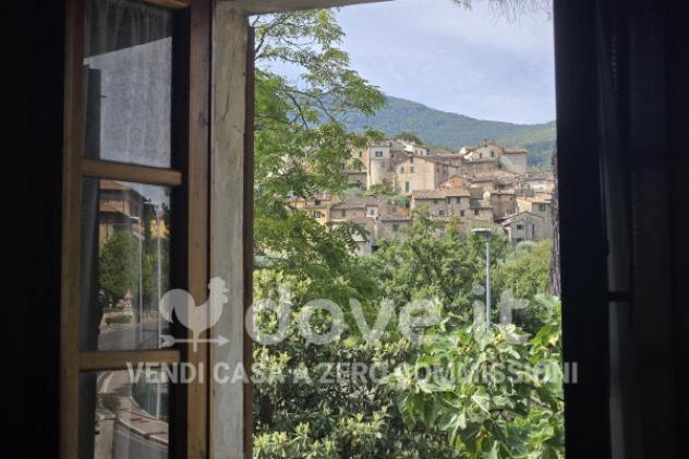 Casa indipendente di 315 m² con più di 5 locali e box auto in vendita a Cetona - Foto 2