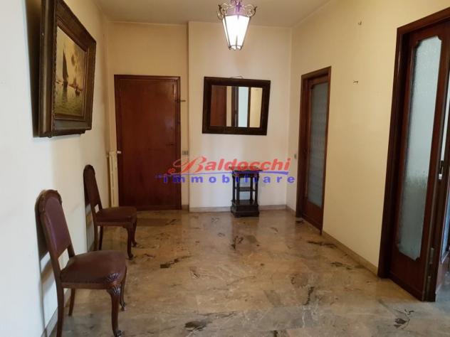 APPARTAMENTO DI AMPIA METRATURA - Foto 5