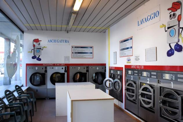 attività di lavanderia Self Service in vendita a Meda (MB) - Foto 3
