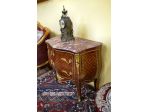 Comoncino stile Luigi XV lastronato a marqueterie