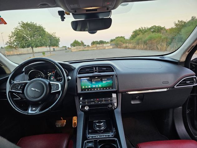 JAGUAR F-PACE R-SPORT - Foto 10