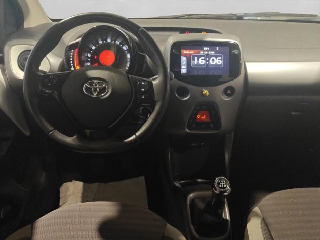 Toyota Aygo Connect 1.0 VVT-i 72 CV 5 porte x-play - Foto 10