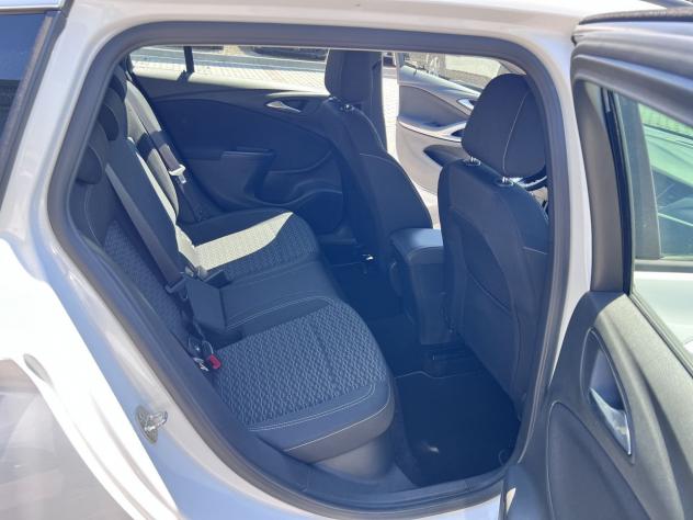 Opel Astra 1.6 CDTI Business 110cv S&S MT6 - Foto 7