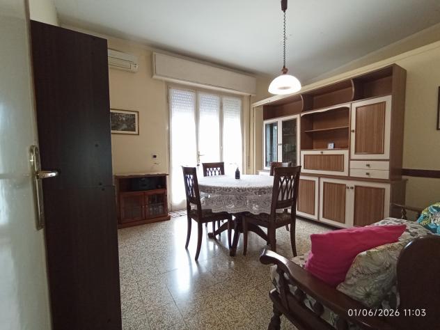 APPARTAMENTO di 4 vani e di 70 mq (CAMAIORE) rif. 1095