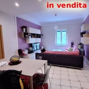 Cod. 469 – Salerno – zona Calata S. Vito – 3 vani ristrutturato