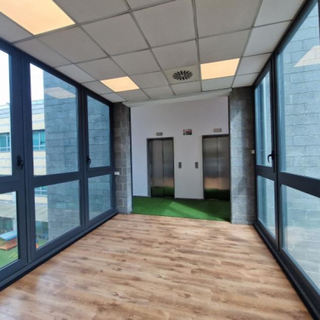 Immobile di 950 m² con più di 5 locali in affitto a Pero - Foto 16
