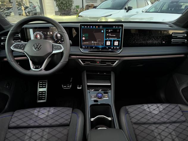 Volkswagen Tiguan Tiguan 2.0 TDI 150 CV DSG R-Line Plus - Foto 10