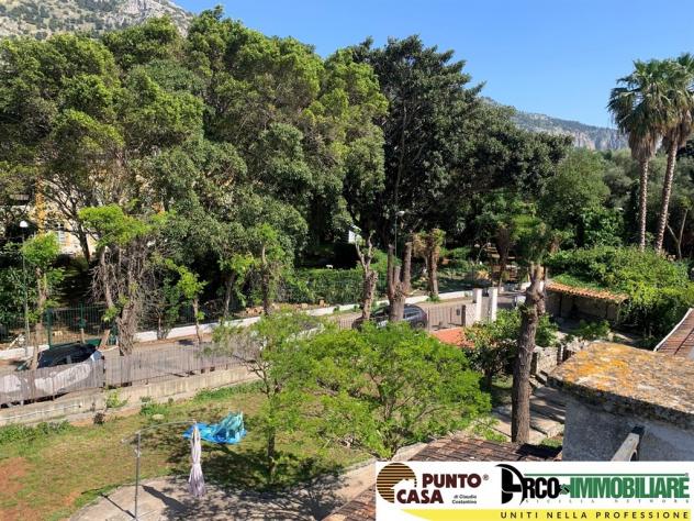 Appartamento ristrutturato in villa con terrazzo e giardino condominiale – Mondello, Fondo Anfossi - Foto 2