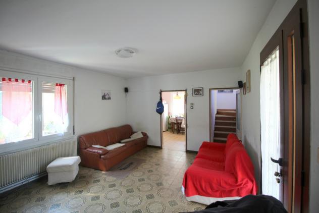 TERRATETTO di 10 vani e di 269 mq (VITTORIO VENETO - Longhere) rif. LH01_10 - Foto 4