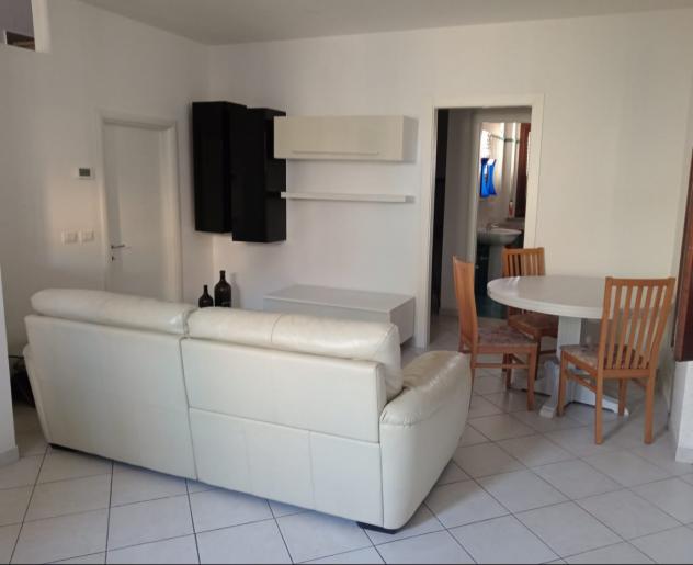 APPARTAMENTO di 6 vani e di 80 mq (FOLLONICA) rif. G21