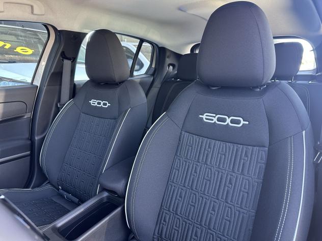 FIAT 600 1.2 Hybrid 100cv - Foto 9