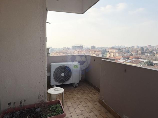 Ampio trilocale all’ottavo piano con tripla esposizione - Foto 6