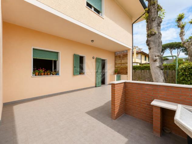 APPARTAMENTO di 5 vani e di 85 mq (PIETRASANTA - Tonfano) rif. 488/V - Foto 14