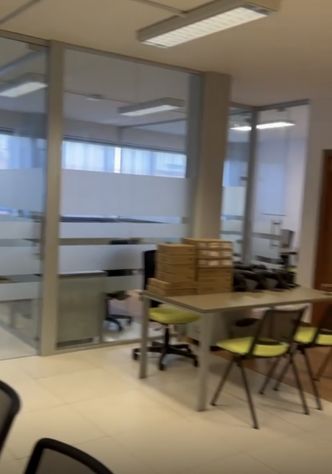 Vendo mobili e attrezzature per ufficio quasi nuovo. - Foto 6