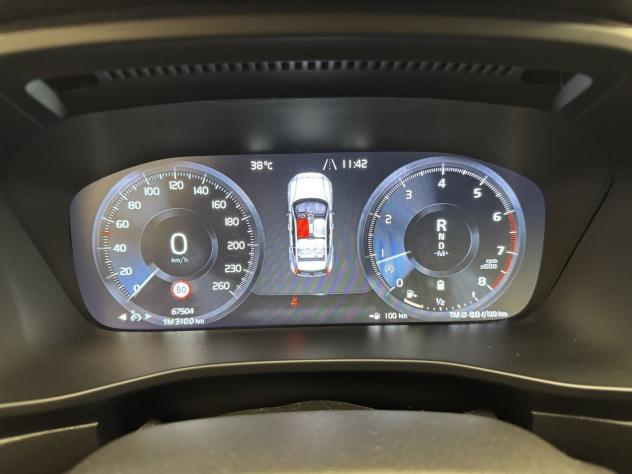 Volvo XC40 B4 AWD automatico Momentum Pro - Foto 8