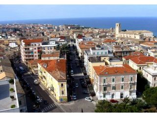 APPARTAMENTO AFFITTA
