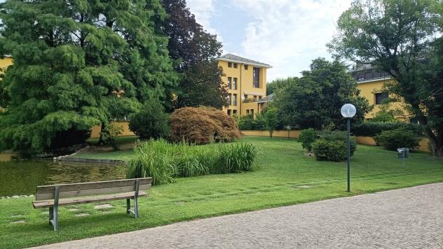 LESMO COUNTRY: 5 locali con tripli servizi e terrazzo. Cantina e Poss. box doppio. - Foto 4