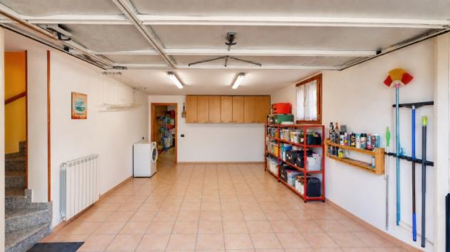VILLETTA DI TESTA su più livelli con GIARDINO PRIVATO, TRE CAMERE DA LETTO e BOX AUTO - Foto 10