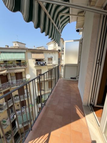 APPARTAMENTO PIANO ALTO IN PIENO CENTRO A SALERNO - Foto 3
