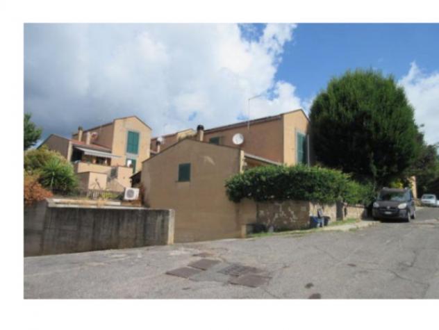 Immobile in asta di 176 m², box auto in vendita a Sutri - Foto 2