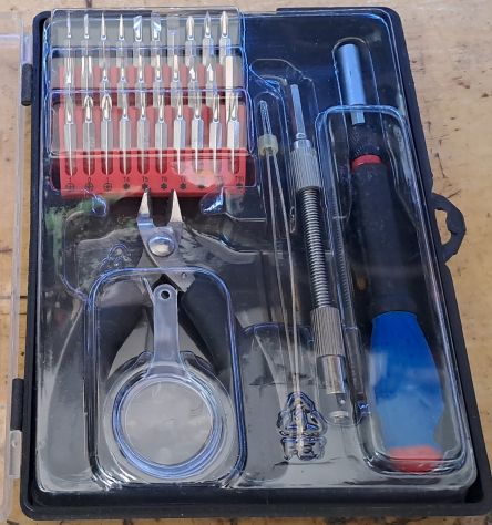 utensili per riparazione orologi