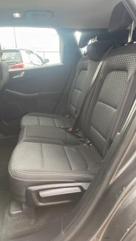 Ford Kuga 3 Serie 1.5 EcoBlue 120 CV Aut. 2WD ST-Line X - Foto 10