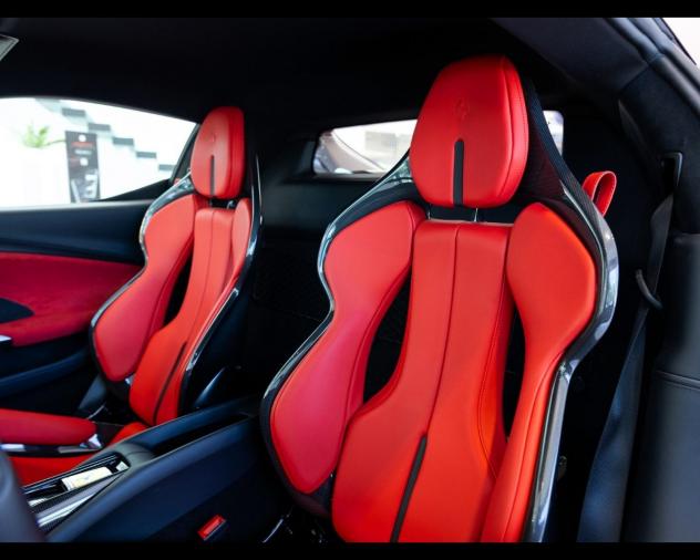 Ferrari 296 GTB 3.0 Hybrid DCT - Foto 6