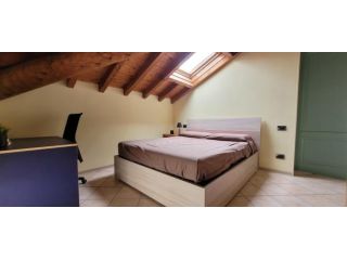 Stanza in appartamento in affitto a Brescia
