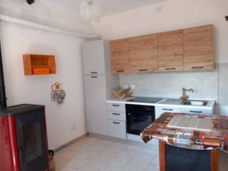 Casa indipendente di 155 m² con 5 locali in affitto a Maccagno con Pino e V …