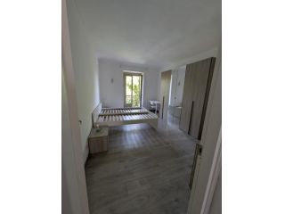 Trilocale in affitto fronte giardini reali