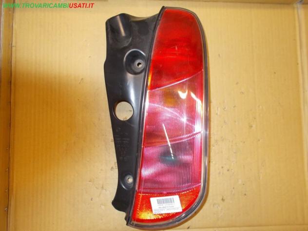 FANALE POST.D. LANCIA YPSILON (843-TE/TI) Parti elettriche Fanaleria Fanali Fanale est. post. d LANCIA - YPSILON - 01-07-2003 - 01-12-2011
