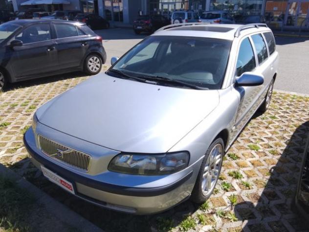 VOLVO V70 2.4i turbo 20V cat T Optima rif. 23885416