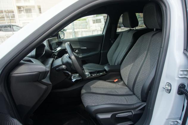 Peugeot 2008 PureTech 100 Allure S/S - Foto 6