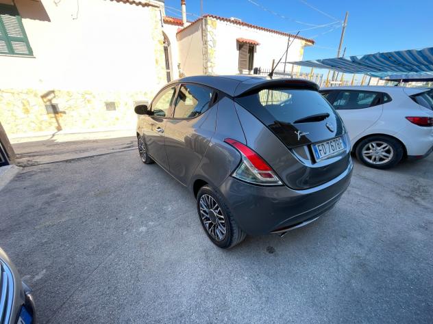 Lancia Ypsilon 1.2 69 CV 5 porte GPL Ecochic Gold - Foto 4