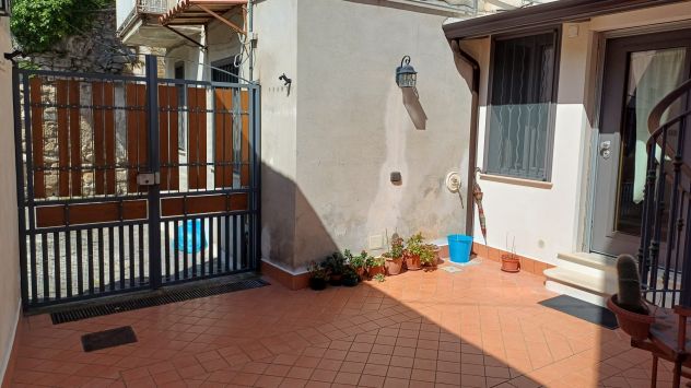 – Soluzione semindipendente ristrutturata
