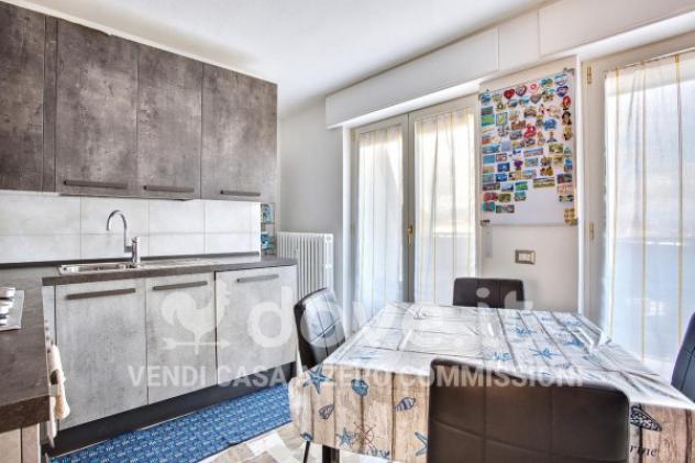 Appartamento di 82 m² con 3 locali e box auto in vendita a Induno Olona - Foto 4
