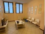 Monza Isola pedonale - Stanza uso ufficio/studio in condivisione, arredata