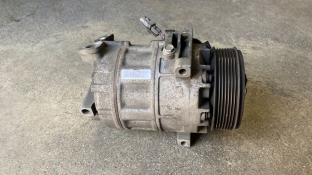 Compressore climatizzatore Renault Trafic 2.0DCI del 2013 (8200454172E) - Foto 3