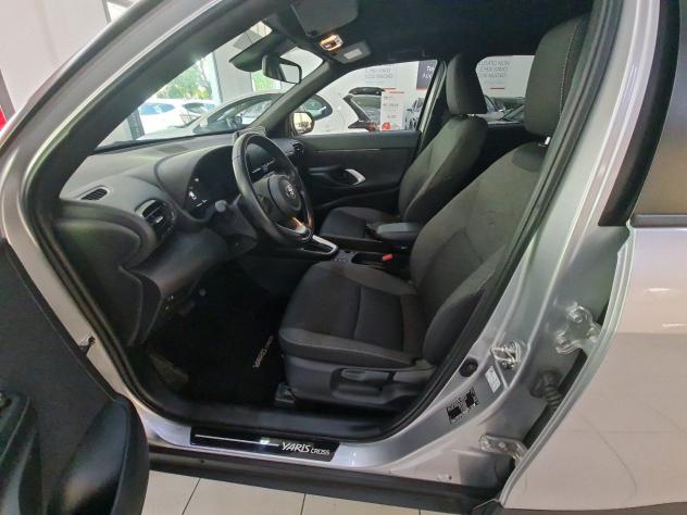 Toyota Yaris Cross 1.5H (116 CV) E-CVT Trend AWD-i - Foto 8