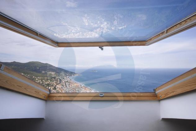 Alassio, villa trifamiliare con stupenda vista di tutto il golfo. - Foto 12