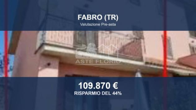 Immobile in asta di 176 m² con più di 5 locali e box auto in vendita a Fabro