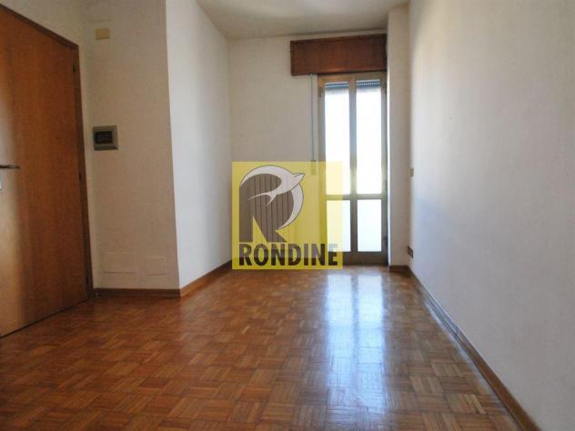 Villetta d'angolo su più livelli con giardino esclusivo - Foto 17