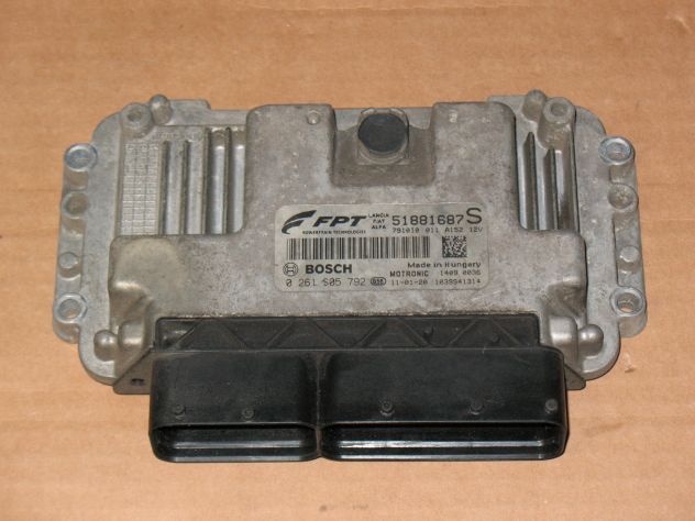 0261S05792 ECU CENTRALINA MOTORE FIAT DOBLO 1.4 ME7.9.10 51881687S 0261S05792