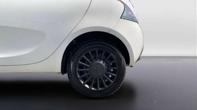 Lancia Ypsilon 1.0 firefly hybrid Silver s&s 70cv - Foto 9