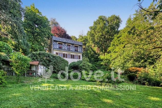 Villa di 350 m² con più di 5 locali e posto auto in vendita a Pino Torinese