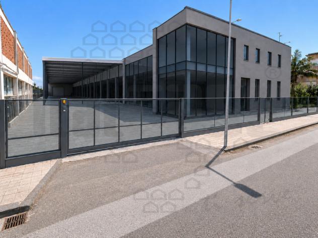 IMMOBILE COMMERCIALE di 1200 mq (MESSINA) rif. 2VS18283