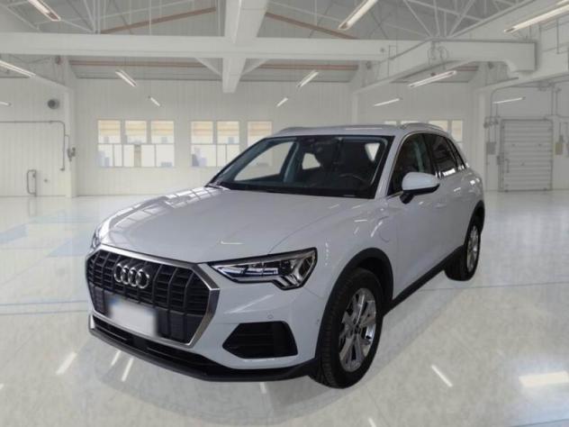 Audi Q3 45 TFSI e S tronic Business